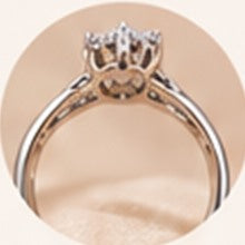 Bague Étoile Royale, motif en forme d'étoile