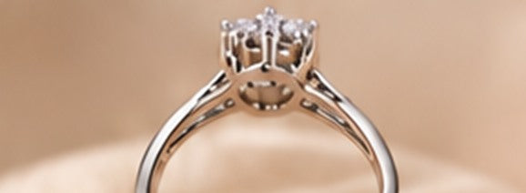 Bague Étoile Royale, motif en forme d'étoile