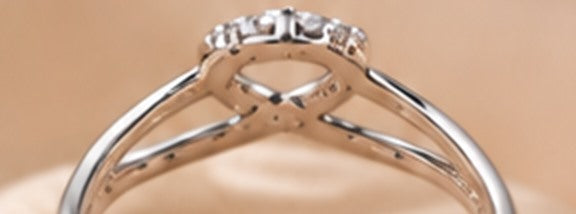 Bague Infini, anneaux croisés pavés