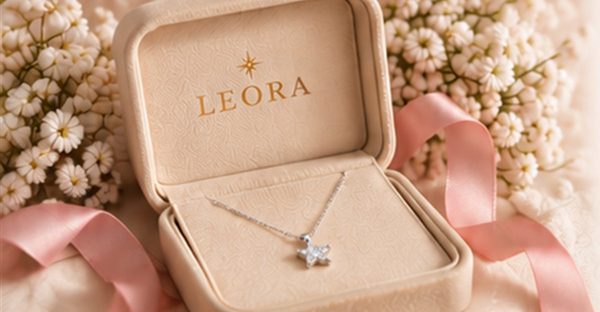 Collier Little Star dans son écrin LEORA