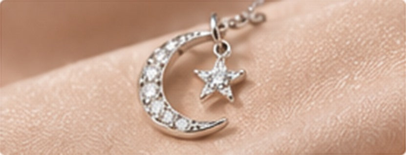 Pendentif lune et étoile scintillant