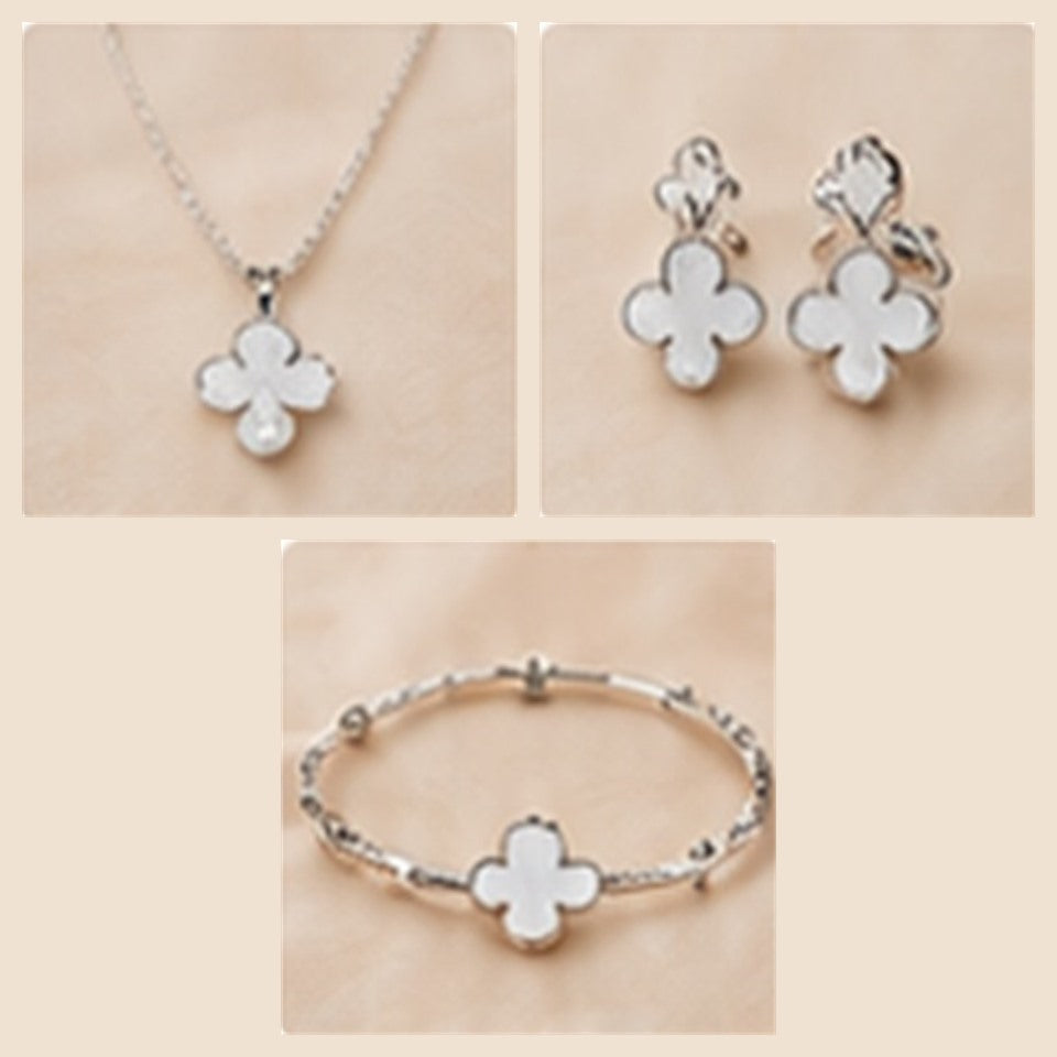 Parure Trèfle en Argent 925 : collier, boucles d’oreilles et bracelet
