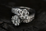 Bague fleur en argent sertie de zircons