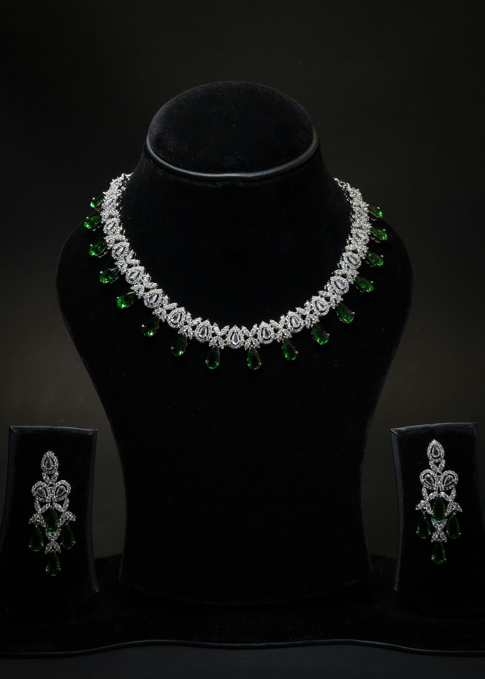 Parure collier et boucles d'oreilles en argent 925 et zircons