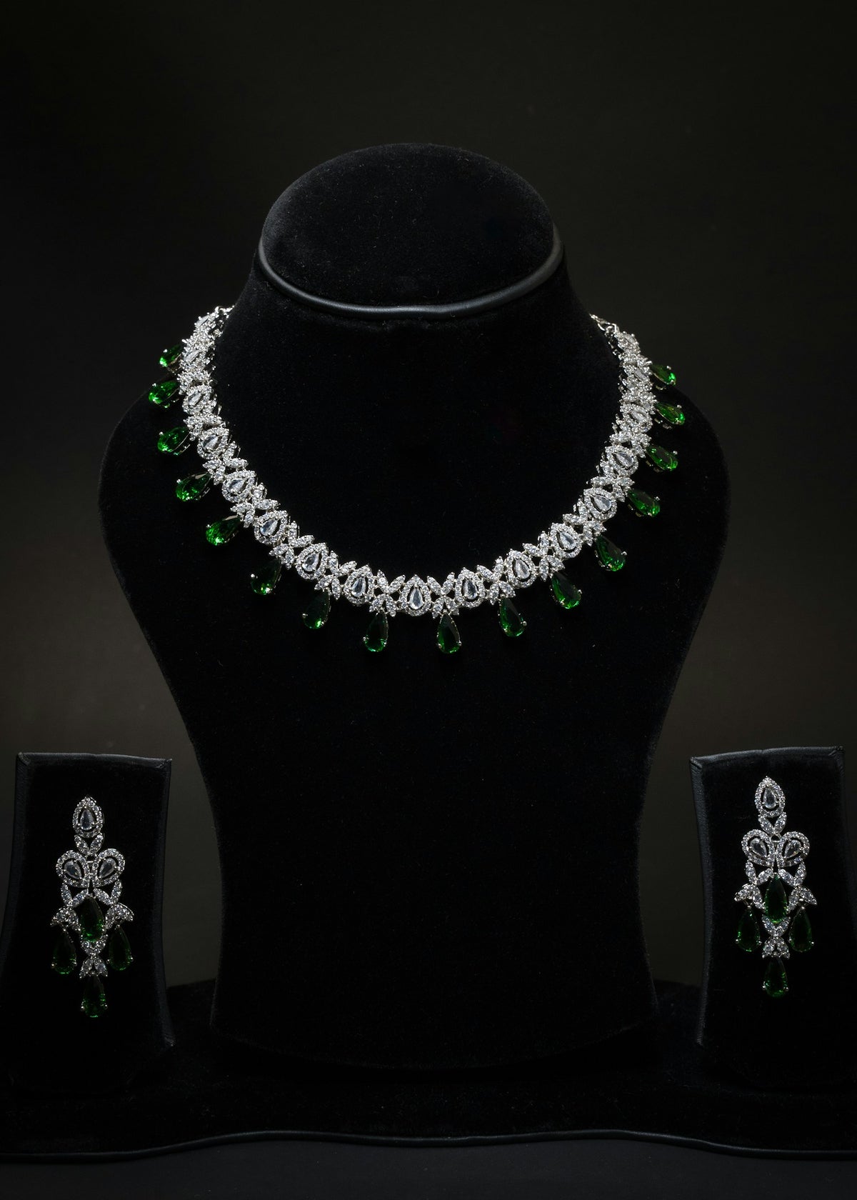 Parure collier et boucles d'oreilles en argent 925 et zircons