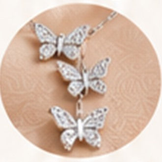 Trois papillons
